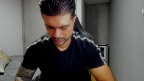 Snapshot of adam_clarke chatting on January 2025 01:58:01 AM adam clarke online show from January 2025 01:58:01 AM