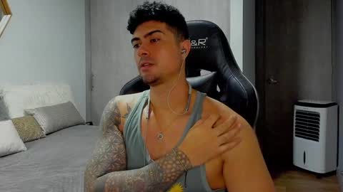 Snapshot of adam_clarke chatting on January 2025 05:10:01 AM adam clarke online show from January 2025 05:10:01 AM