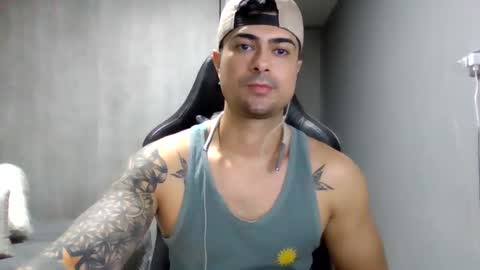 Snapshot of adam_clarke chatting on January 2025 04:42:01 PM adam clarke online show from January 2025 04:42:01 PM