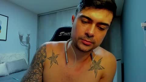 Snapshot of adam_clarke chatting on January 2025 06:53:02 PM adam clarke online show from January 2025 06:53:02 PM