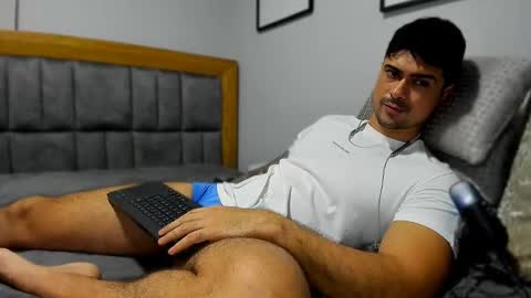 Snapshot of adam_clarke chatting on January 2025 02:25:01 PM adam clarke online show from January 2025 02:25:01 PM