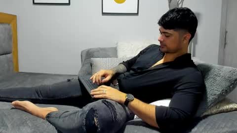 Snapshot of adam_clarke chatting on January 2025 03:22:01 PM adam clarke online show from January 2025 03:22:01 PM