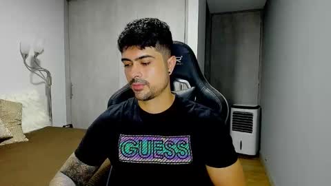 Snapshot of adam_clarke chatting on January 2025 01:50:01 AM adam clarke online show from January 2025 01:50:01 AM