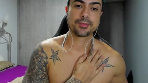 Snapshot of adam_clarke chatting on February 2025 09:32:01 AM adam clarke online show from February 2025 09:32:01 AM