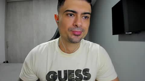 Snapshot of adam_clarke chatting on February 2025 02:02:01 PM adam clarke online show from February 2025 02:02:01 PM