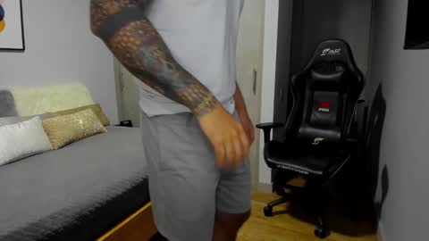 Snapshot of adam_clarke chatting on March 2025 08:14:02 PM adam clarke online show from March 2025 08:14:02 PM