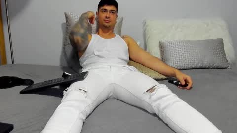 Snapshot of adam_clarke chatting on March 2025 02:29:01 AM adam clarke online show from March 2025 02:29:01 AM