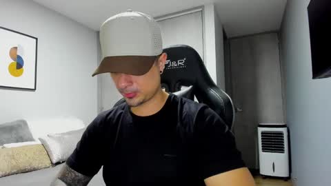 Snapshot of adam_clarke chatting on March 2025 04:54:02 AM adam clarke online show from March 2025 04:54:02 AM