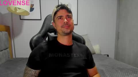 Snapshot of adam_clarke chatting on September 2025 05:44:02 AM adam clarke online show from September 2025 05:44:02 AM