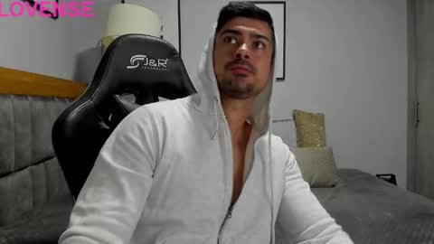 Snapshot of adam_clarke chatting on October 2025 09:51:02 AM adam clarke online show from October 2025 09:51:02 AM