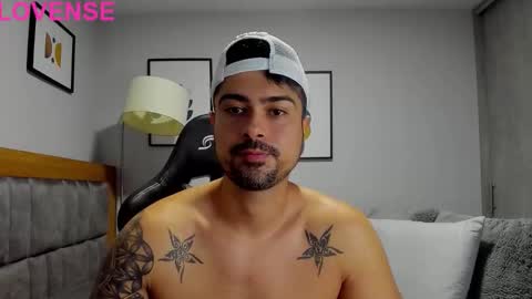 Snapshot of adam_clarke chatting on October 2025 03:15:01 AM adam clarke online show from October 2025 03:15:01 AM