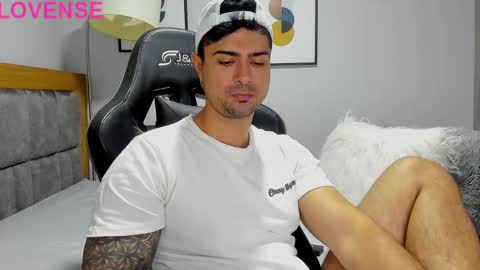 Snapshot of adam_clarke chatting on October 2025 05:41:01 AM adam clarke online show from October 2025 05:41:01 AM