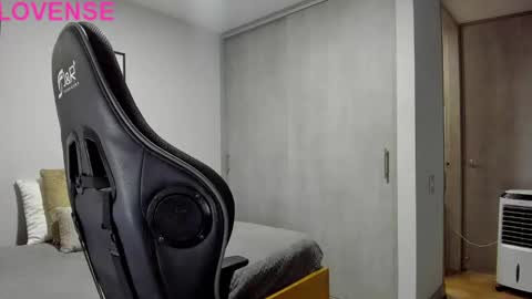 Snapshot of adam_clarke chatting on October 2025 09:04:02 PM adam clarke online show from October 2025 09:04:02 PM