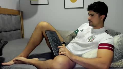 Snapshot of adam_clarke chatting on October 2025 10:58:01 PM adam clarke online show from October 2025 10:58:01 PM