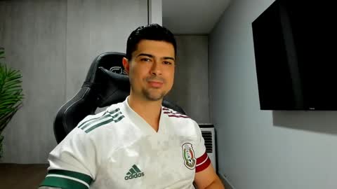 Snapshot of adam_clarke chatting on March 2026 02:38:02 AM adam clarke online show from March 2026 02:38:02 AM