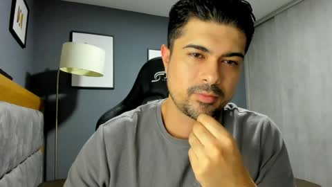 Snapshot of adam_clarke chatting on April 2026 02:25:02 AM adam clarke online show from April 2026 02:25:02 AM