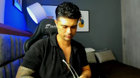 Snapshot of adam_clarke chatting on May 2026 01:33:02 AM adam clarke online show from May 2026 01:33:02 AM
