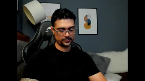 Snapshot of adam_clarke chatting on May 2026 12:40:02 AM adam clarke online show from May 2026 12:40:02 AM