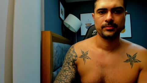 Snapshot of adam_clarke chatting on May 2026 02:07:02 AM adam clarke online show from May 2026 02:07:02 AM