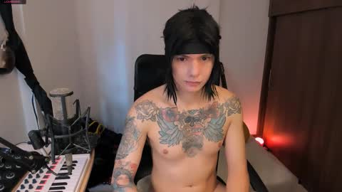  Adam online show from October 2025 01:34:01 PM