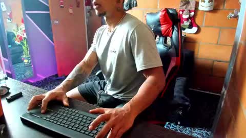 Adam Valencia online show from December 2024 05:23:02 PM