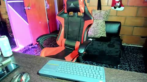 Adam Valencia online show from February 2025 05:32:01 AM