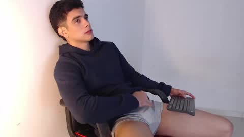 Snapshot of adama_soa chatting on October 2025 06:54:02 AM Hello guys excuse my absence I will be absent for several days for health reasons I hope you understand thank you very much. online show from October 2025 06:54:02 AM