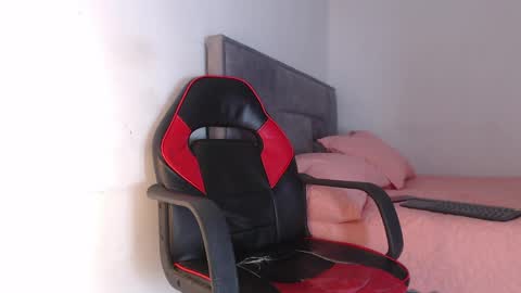 Hello guys excuse my absence I will be absent for several days for health reasons I hope you understand thank you very much. online show from April 2026 04:55:01 AM