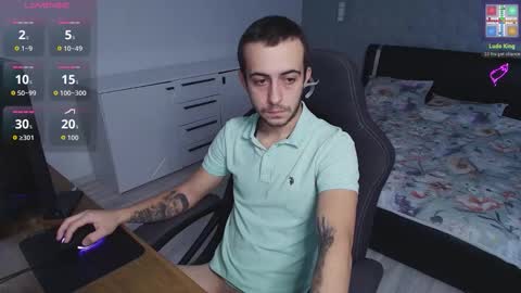 Snapshot of adamrayn chatting on November 2025 12:15:01 PM Adam Rayn online show from November 2025 12:15:01 PM