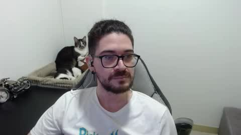 Snapshot of adamussutekh chatting on November 2025 10:37:02 AM Adam online show from November 2025 10:37:02 AM