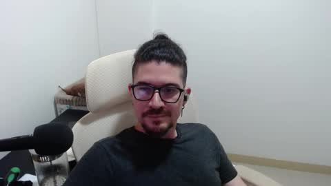 Snapshot of adamussutekh chatting on February 2026 04:44:01 PM Adam online show from February 2026 04:44:01 PM