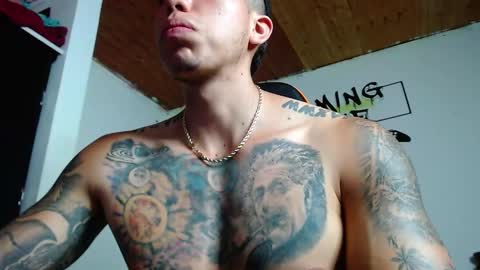 Snapshot of adan_hudson chatting on January 2025 09:42:02 PM Anderson online show from January 2025 09:42:02 PM