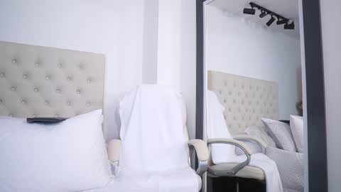 Adan Johns online show from February 2025 11:33:02 PM