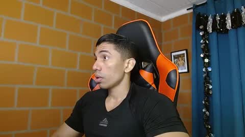 Adan Sin online show from February 2025 02:47:02 PM