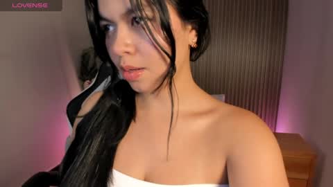 Snapshot of adarna13_ chatting on April 2026 07:04:02 PM A D A R N A online show from April 2026 07:04:02 PM