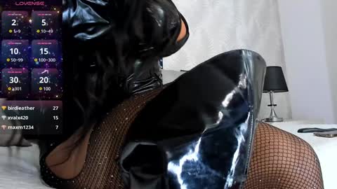 NIcolle online show from January 2025 11:53:02 PM