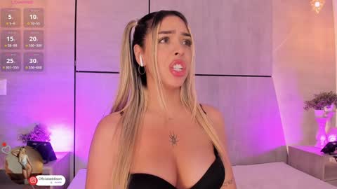 A D D I S O N  online show from January 2025 11:13:01 PM