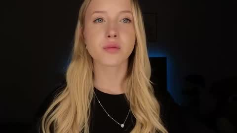 Adele online show from April 2026 08:06:01 PM