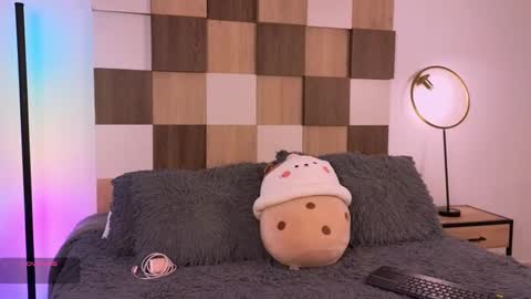 Andrea online show from October 2025 12:27:01 PM