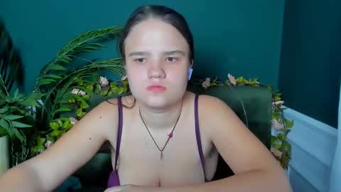 adelecruzz online show from March 2026 12:05:01 PM