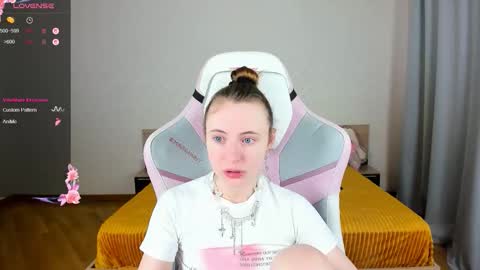Adelina online show from October 2025 11:16:01 AM