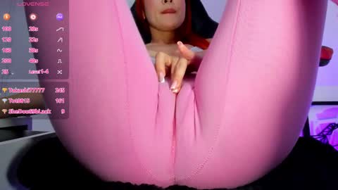 Snapshot of adelinaconte1 chatting on February 2025 10:33:01 PM adelinaconte1 online show from February 2025 10:33:01 PM