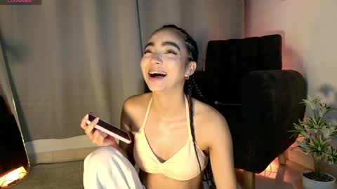 Snapshot of adelineevs chatting on April 2026 01:16:02 AM ADELINE online show from April 2026 01:16:02 AM