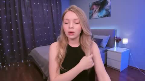 adelllovely online show from December 2025 11:15:01 AM