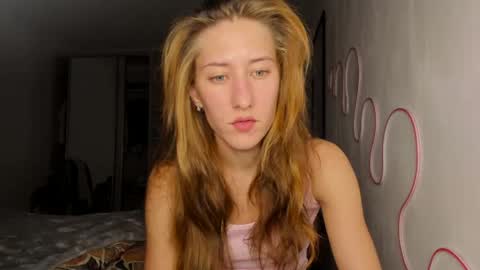 Snapshot of adellqueen chatting on May 2026 09:34:02 PM Adell online show from May 2026 09:34:02 PM