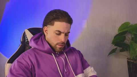 Ades online show from November 2025 10:38:02 AM