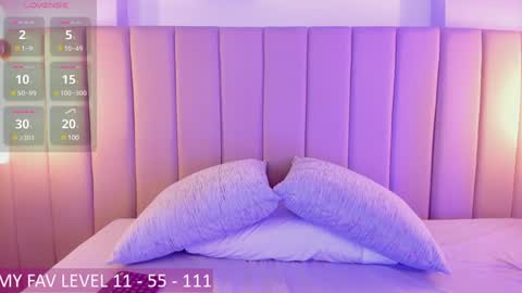 Snapshot of adhara_monroe chatting on January 2025 04:23:01 PM Adhara online show from January 2025 04:23:01 PM