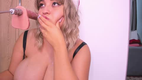  Adila  online show from December 2024 07:33:02 AM