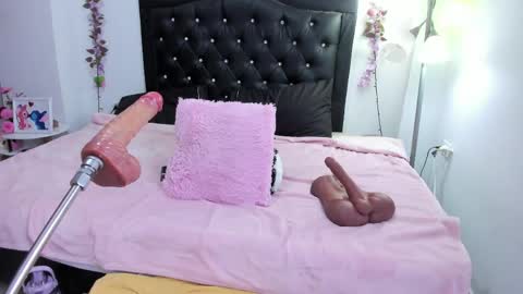 Snapshot of adilaghazali chatting on April 2026 01:55:02 AM Adila online show from April 2026 01:55:02 AM