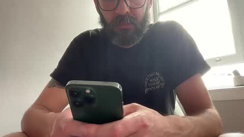 Snapshot of admri chatting on April 2026 06:05:01 PM admri online show from April 2026 06:05:01 PM